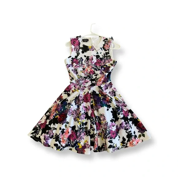 Bebe Flower Dress - Picture 3 of 4